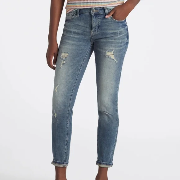 Studio Blue Jeans - Picture 2 of 3